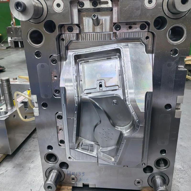 Применение вставки для формы впрыска