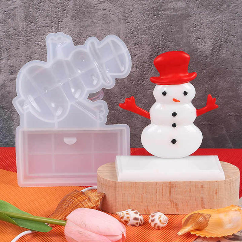 Hanging ornaments molding