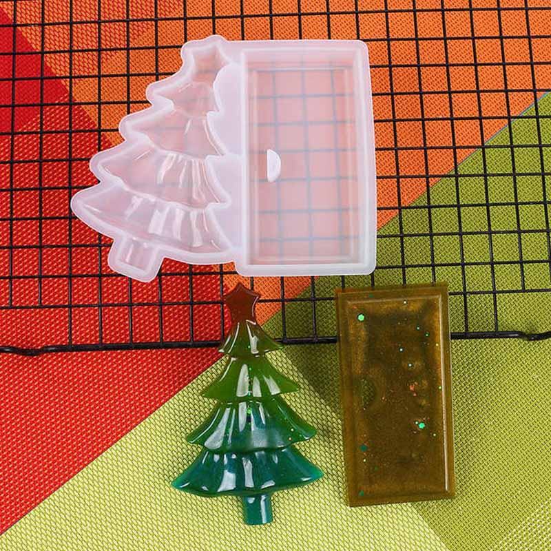 Hanging ornaments molding